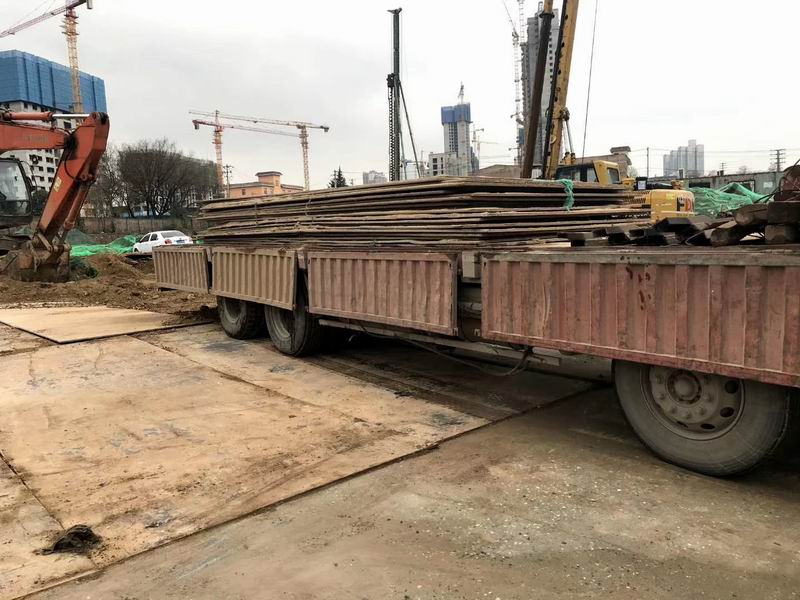 钢板运输现场