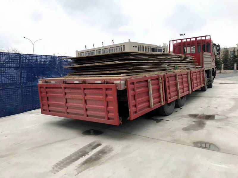 钢板运输现场